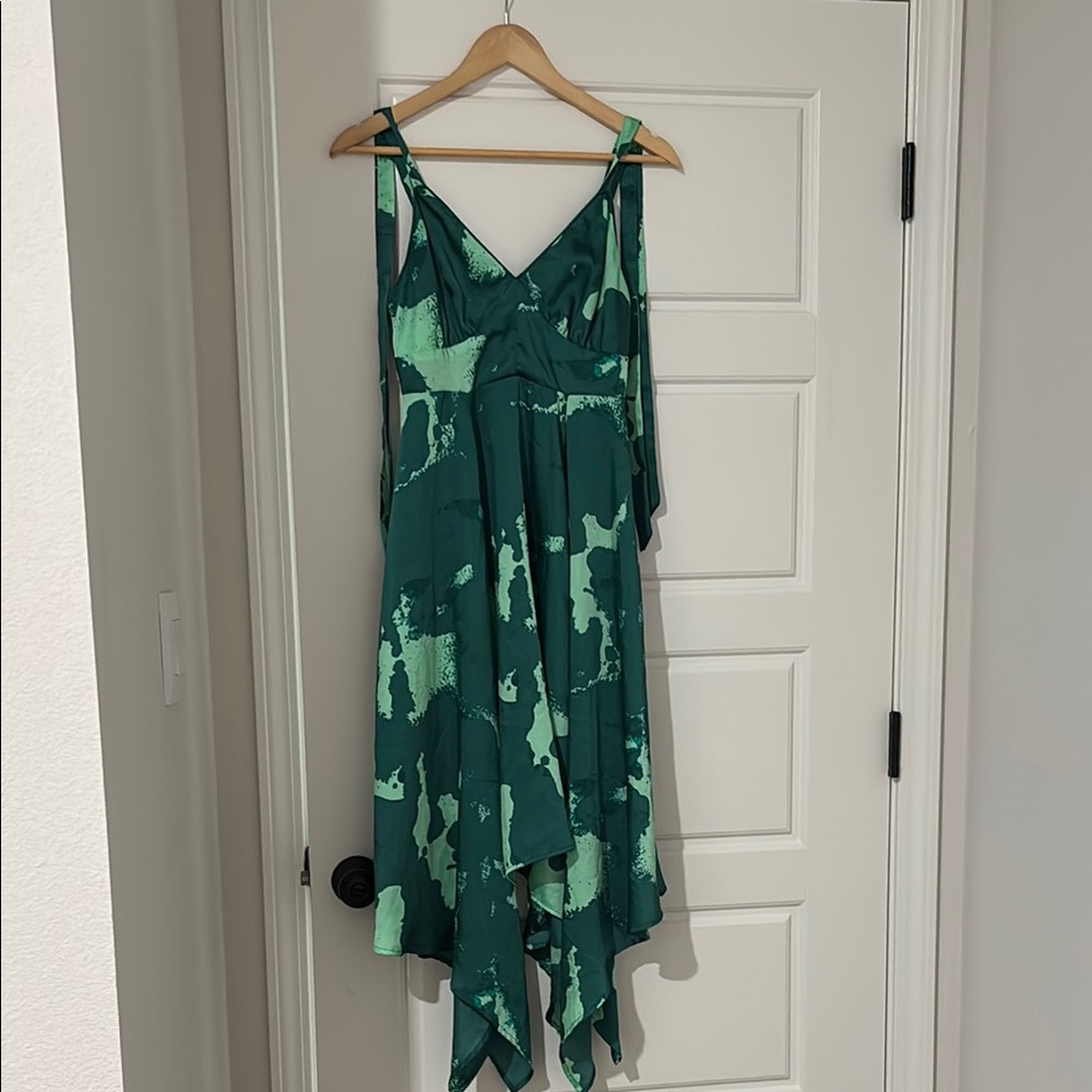 Elegant Green Women's Dress